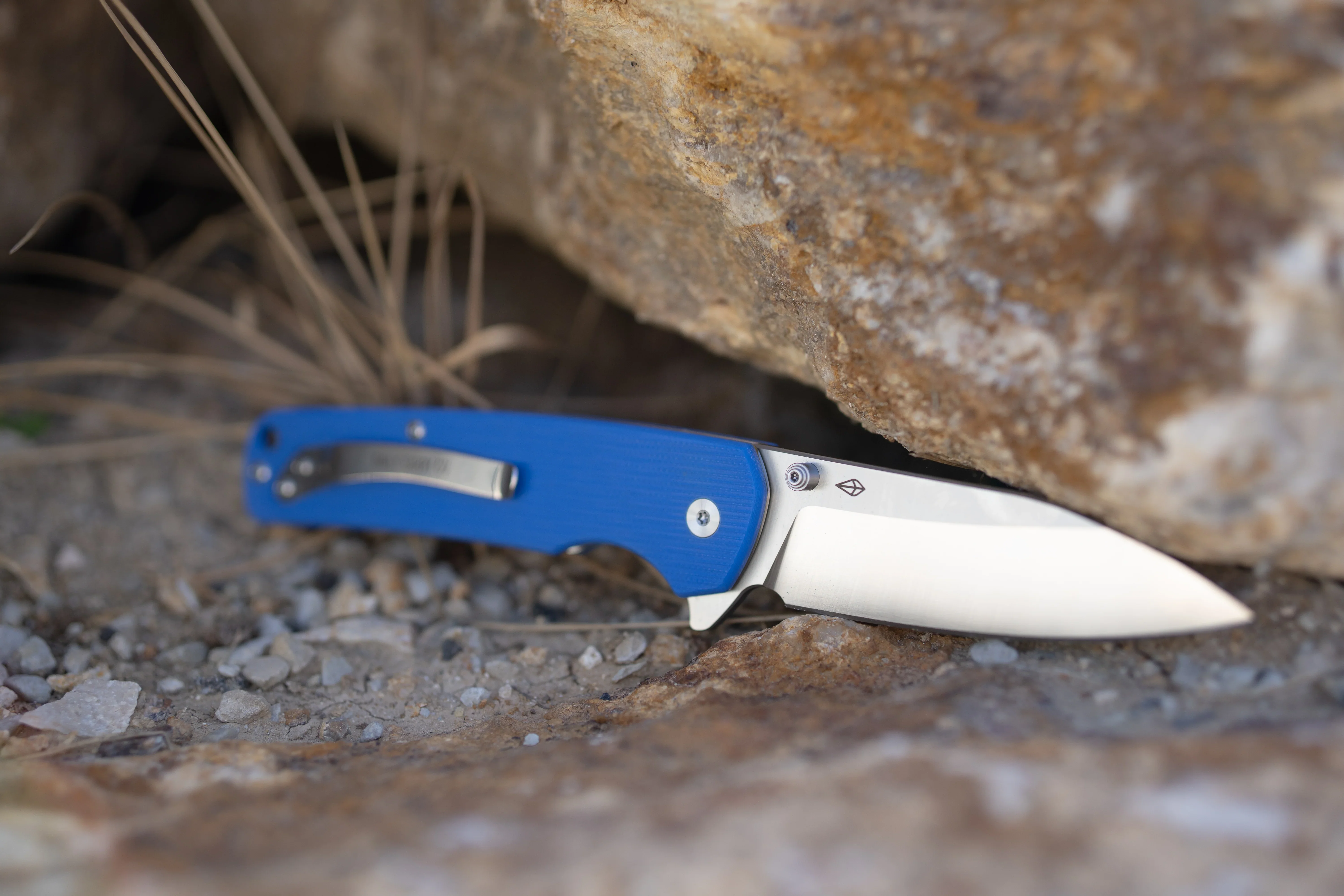 Gauntlet Button Lock Folding Knife Drop Point - Image 3