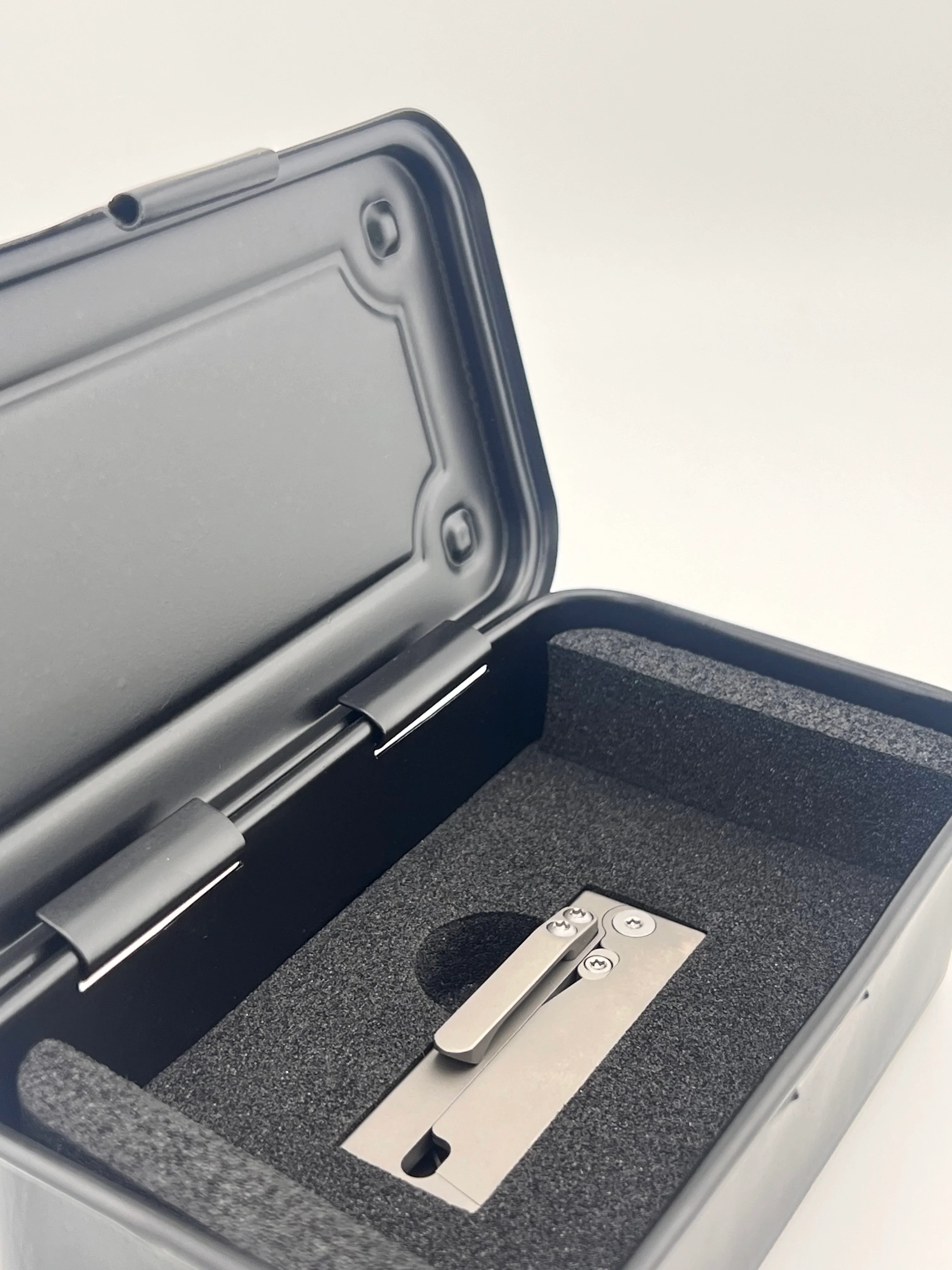 Parachute Mini Titanium Gravity Knife - Image 5