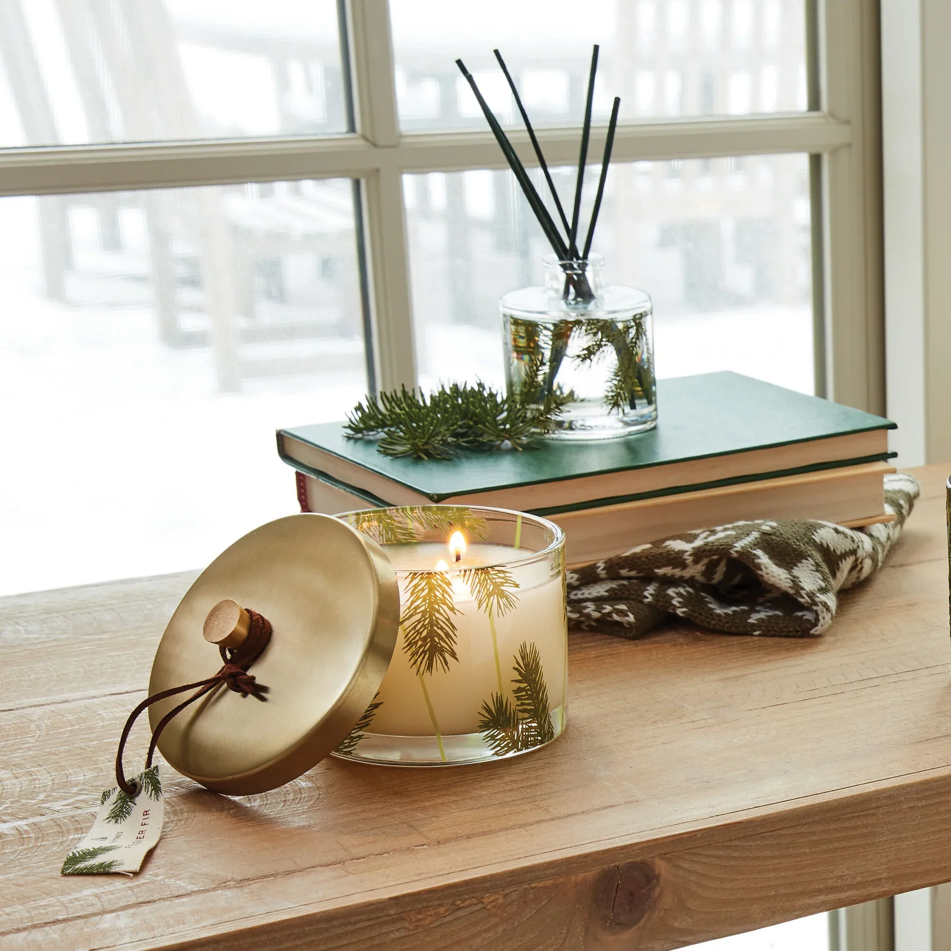 Petite Reed Diffuser 4 fl oz | Frasier Fir Pine Needle - Image 3