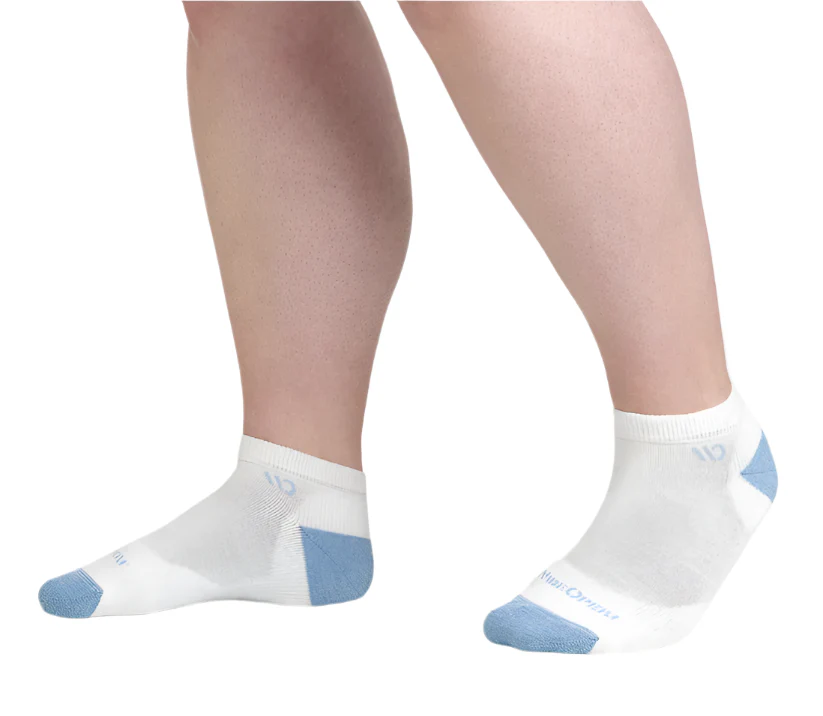 Women's Solid Cushioned No Show Socks - Image 5